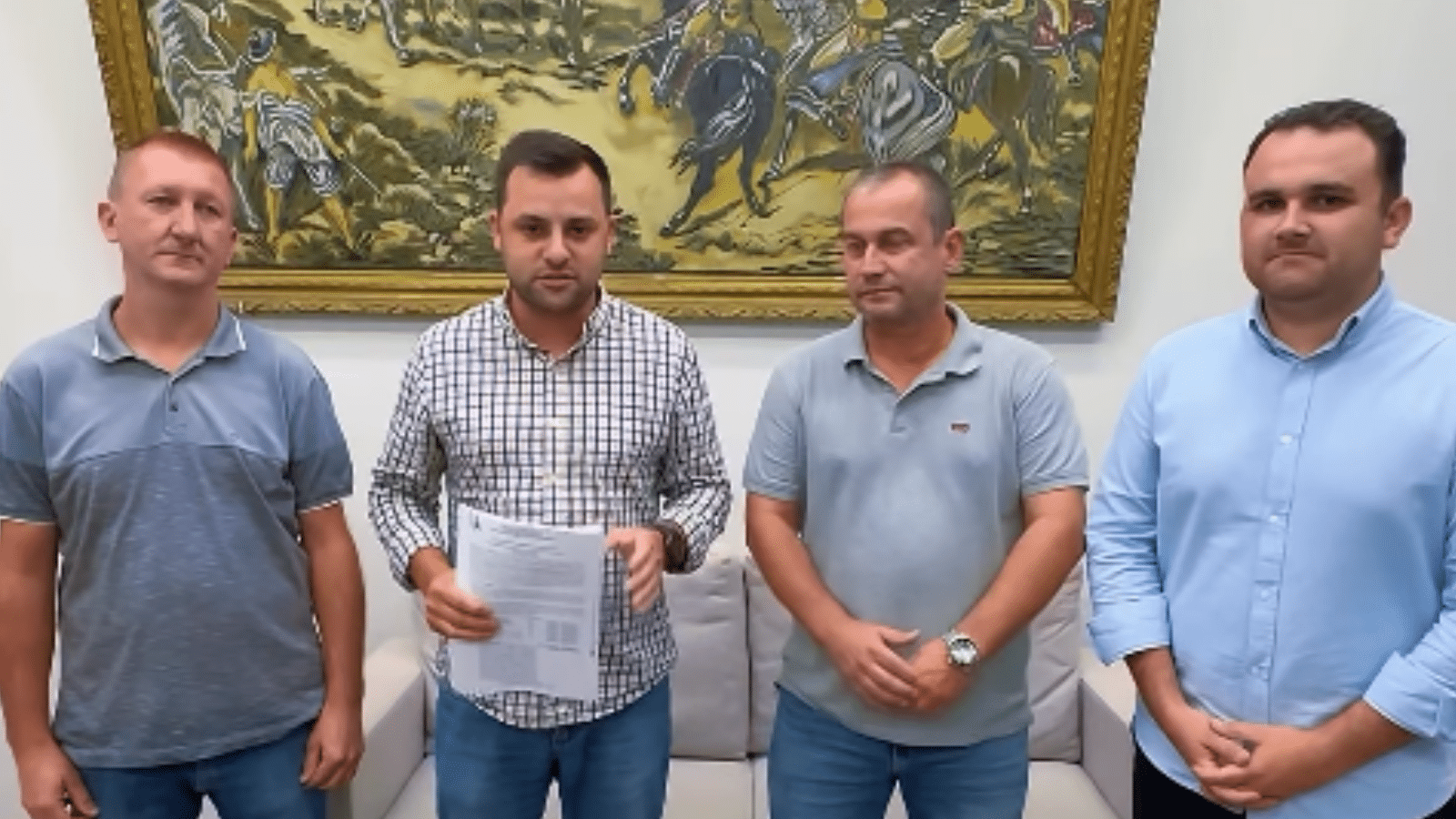 Abner anuncia compra de três patrolas com recurso de superávit. Foto: Reprodução.