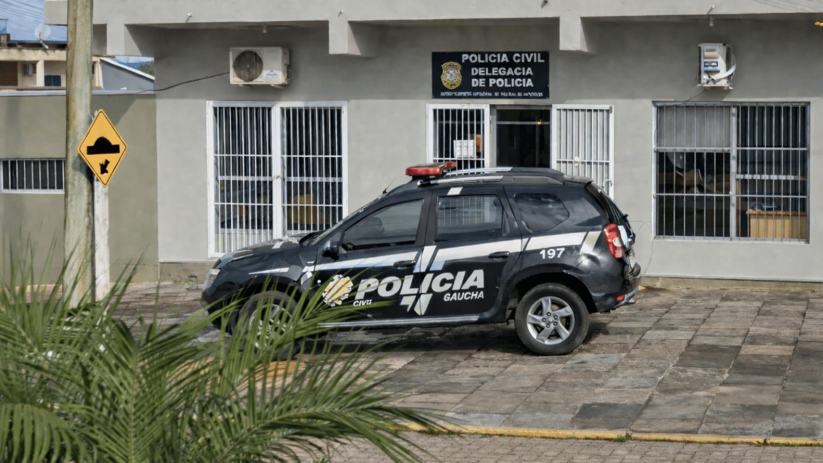Investigação indica que mãe de menino morto em Cristal pode ter sido ameaçada antes do ataque - delegacia de cristal - polícia civil
