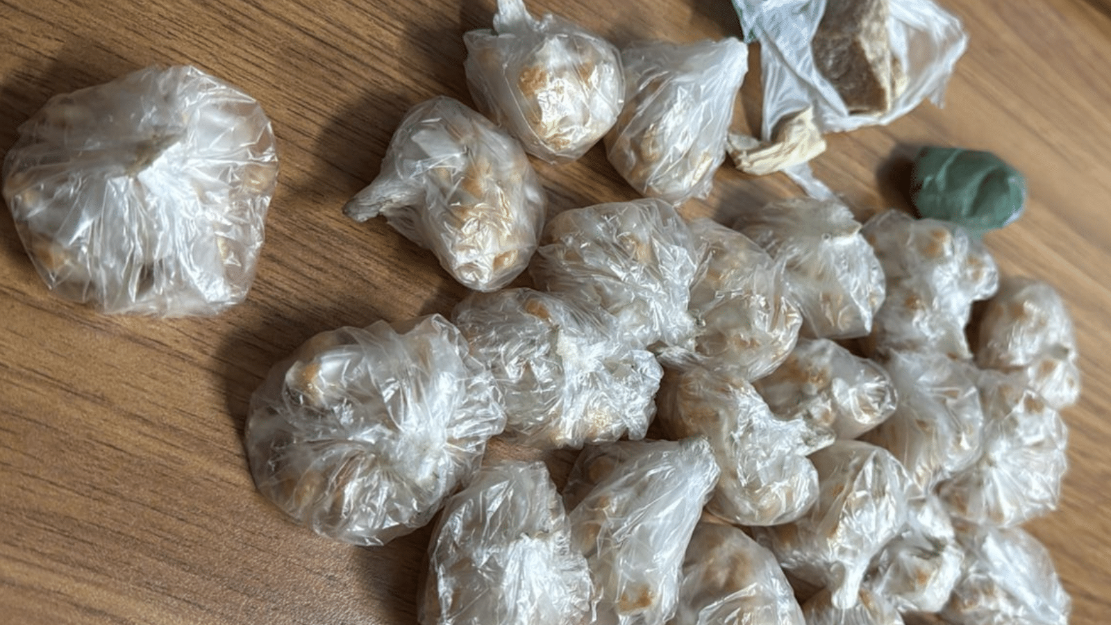Mulher é presa com material que poderia render 500 pedras de crack em Tapes