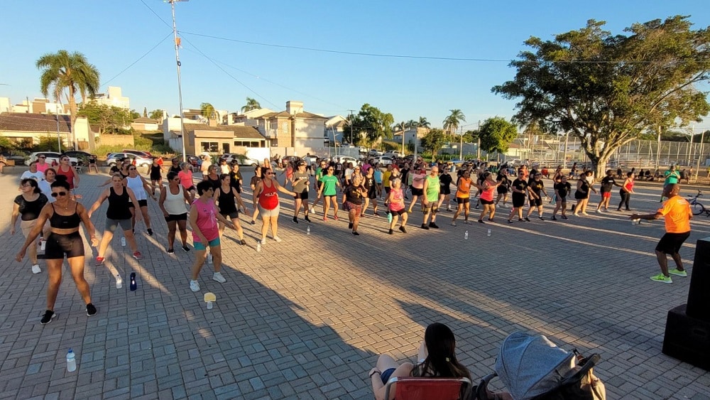 Esporte e música reúnem público na Prainha em Camaquã