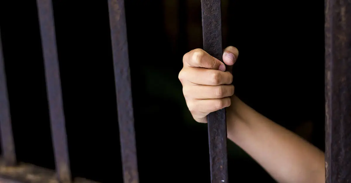 Cadeia aos 14? Argentina aprova redução da maioridade penal