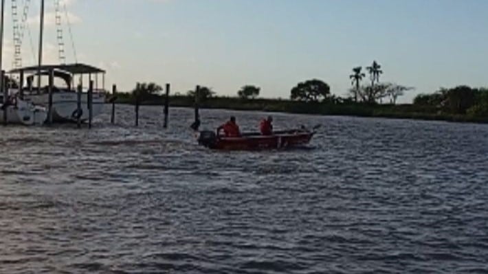 Buscas por jovem mobilizam força-tarefa na Lagoa dos Patos