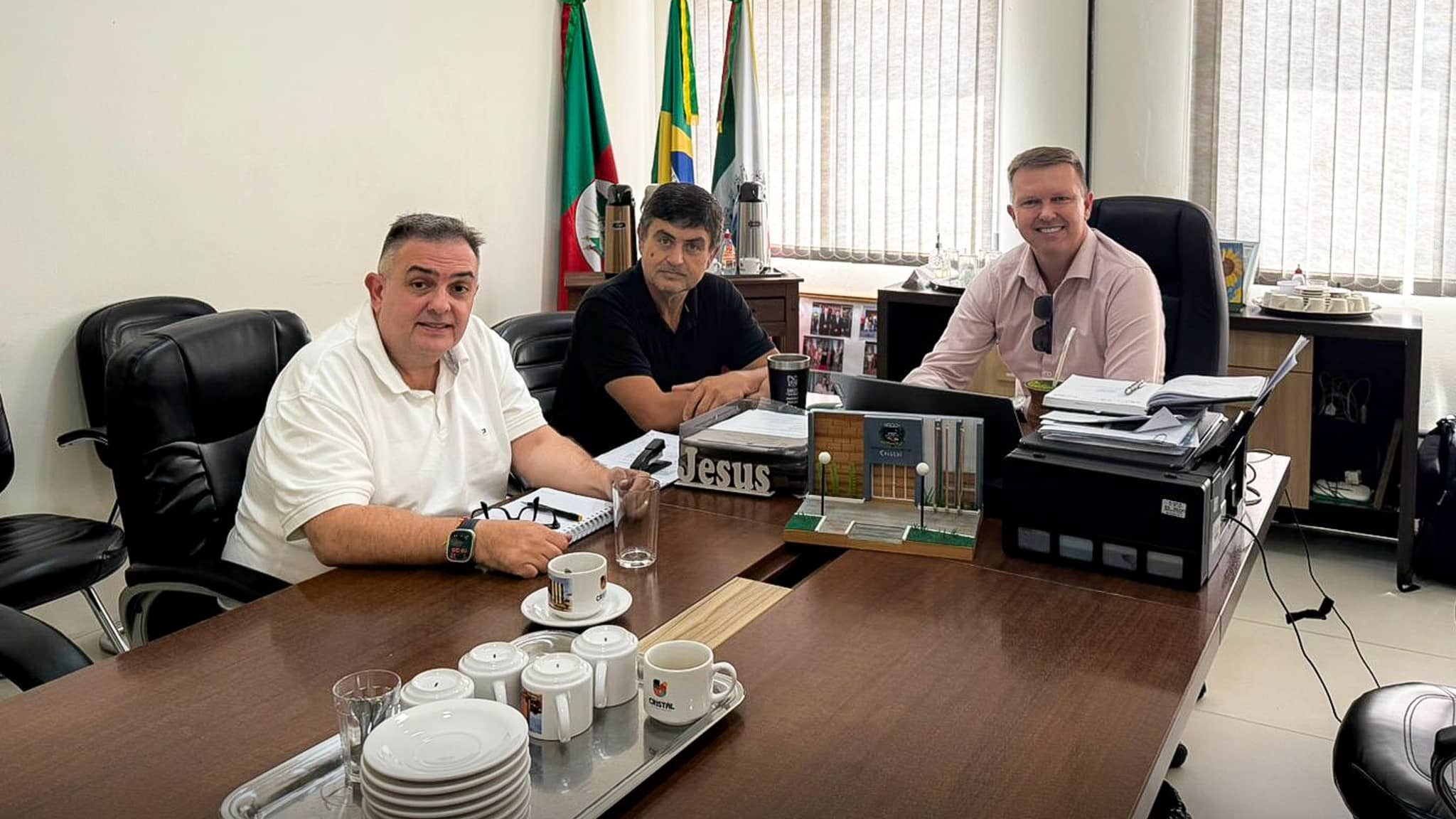 Prefeito de Cristal pede nova rede e gerador para a Corsan