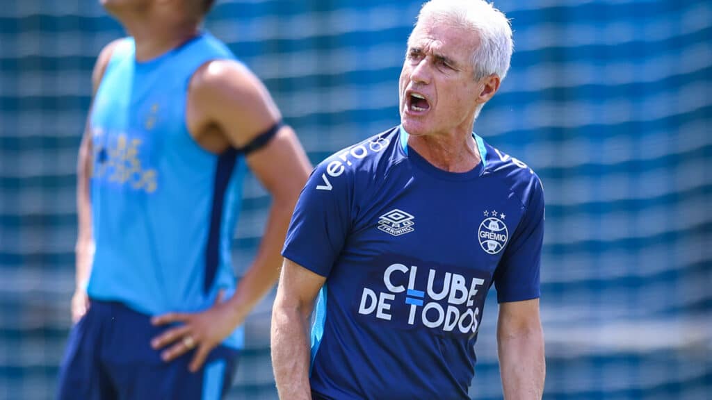 Luís Castro prega cautela do Grêmio, apesar de vantagem no Gauchão
