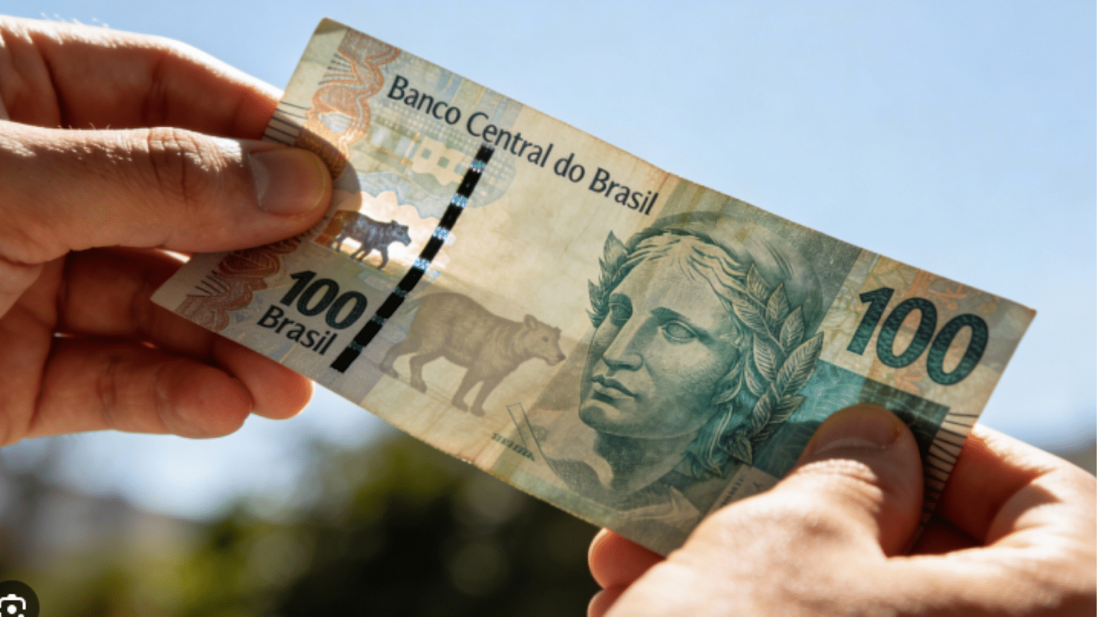 Homem é condenado por armazenar R$ 100 mil em notas falsas na Serra