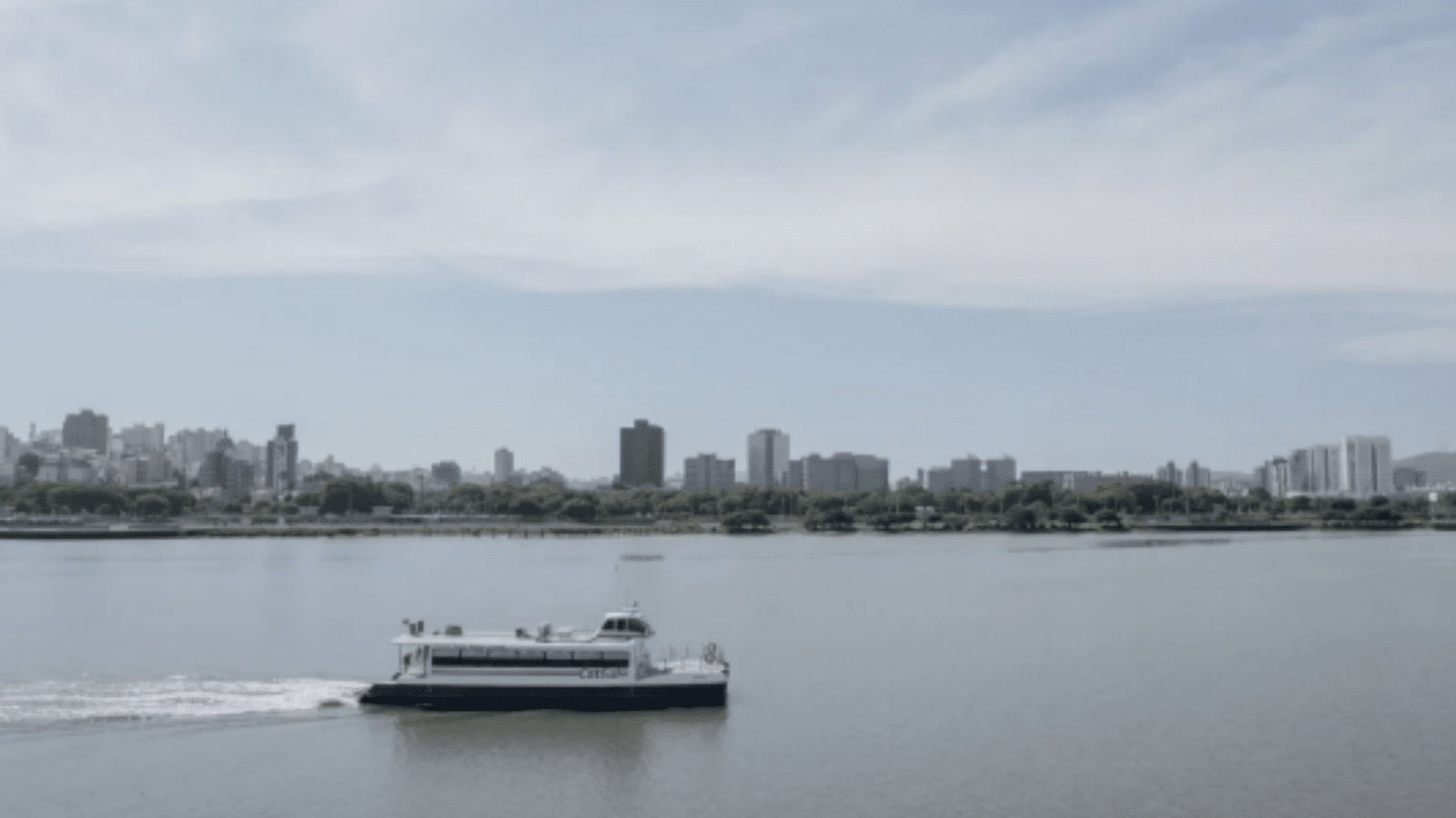 Guaíba Regeneration Summit terá palestras a bordo de catamarã no Rio Guaíba