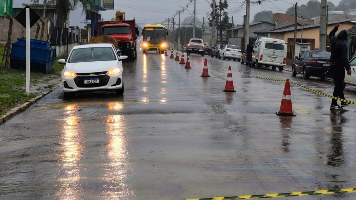 Vazamento de óleo isola rua de Camaquã nesta quarta