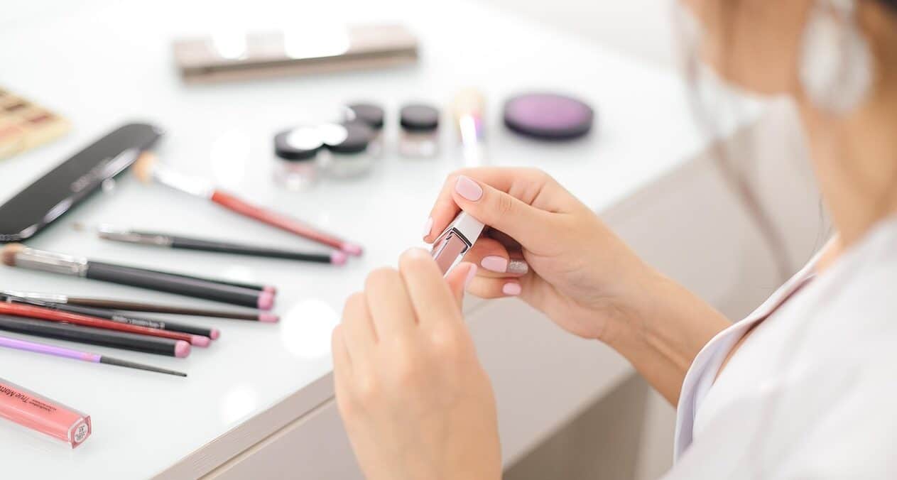 Anvisa retira 500 cosméticos do mercado por risco de câncer