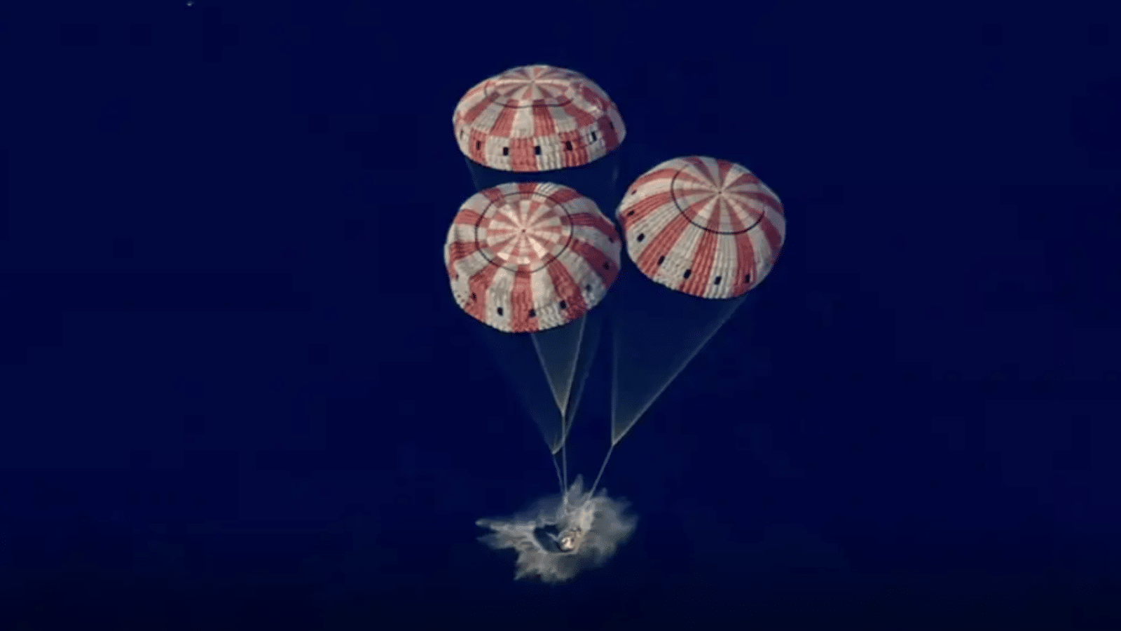 Artemis II retorna à Terra e encerra missão histórica ao redor da Lua