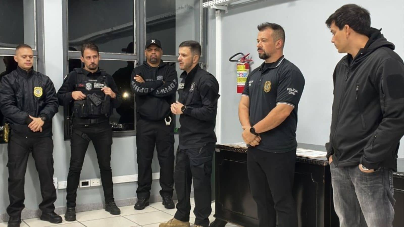 Polícia realiza ofensiva contra crimes de homicídio e tortura em Porto Alegre