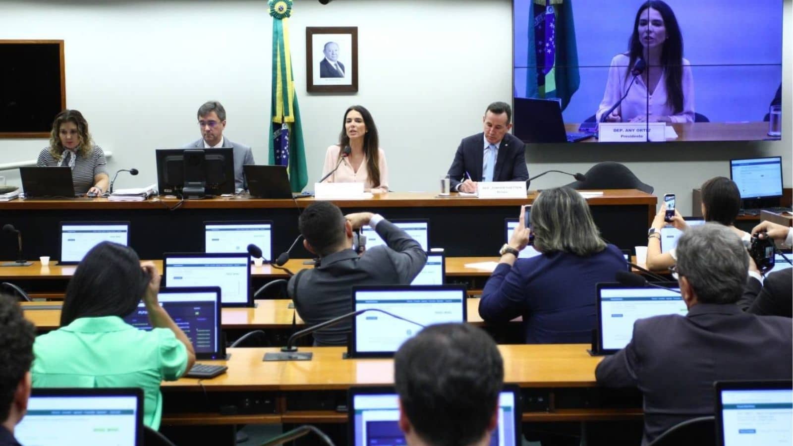 Atualização dos limites do MEI: presidente de comissão sinaliza revisão de outras faixas do Simples Nacional