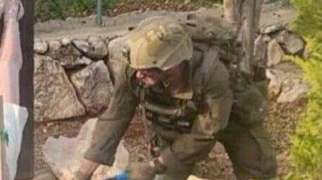 Soldado israelense profana imagem de Jesus e gera revolta mundial