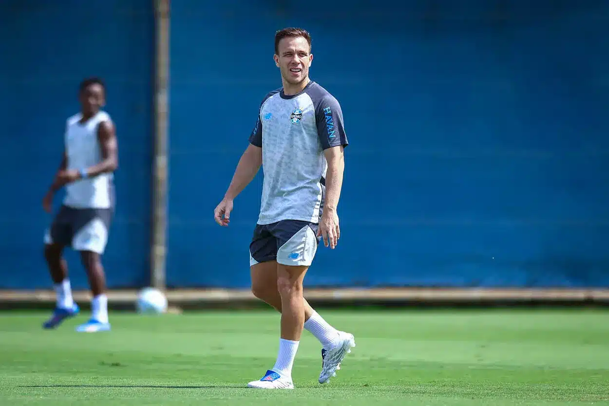 Grêmio: Arthur admite retorno precoce e admite risco de novas lesões
