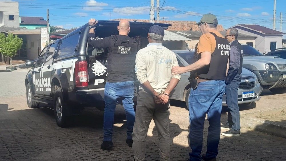 Homem é preso em Cristal após covardia brutal contra cão indefeso