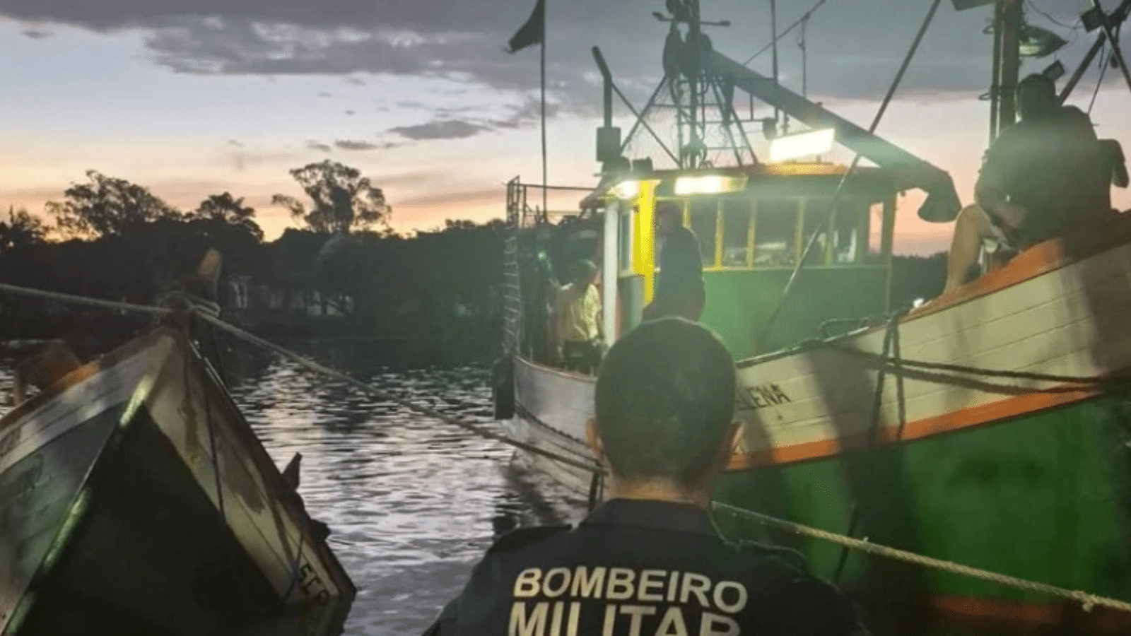 Corpo de terceiro tripulante de barco naufragado na Lagoa dos Patos é encontrado