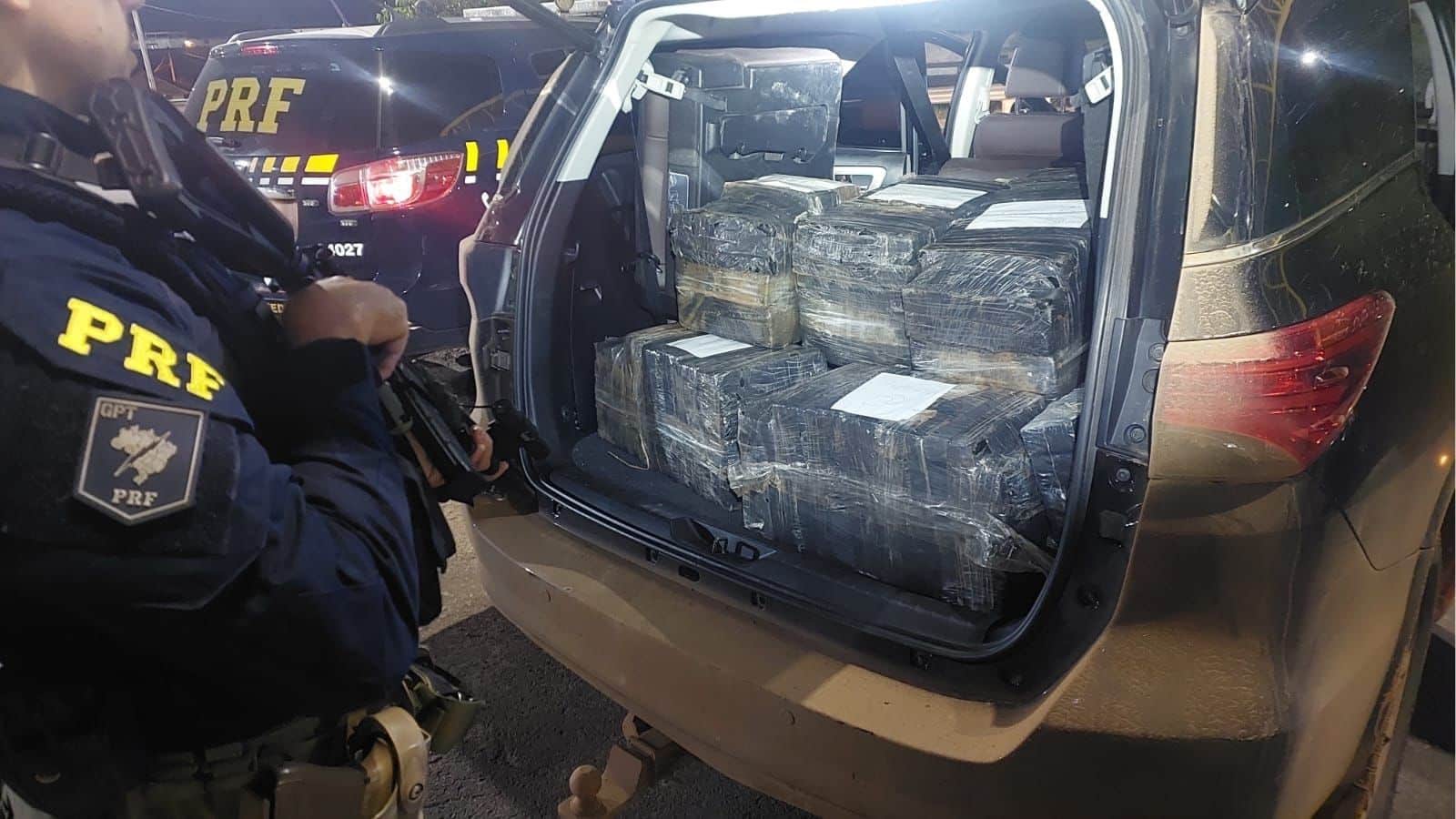 Polícia prende traficante com 400 kg de maconha em caminhonete clonada