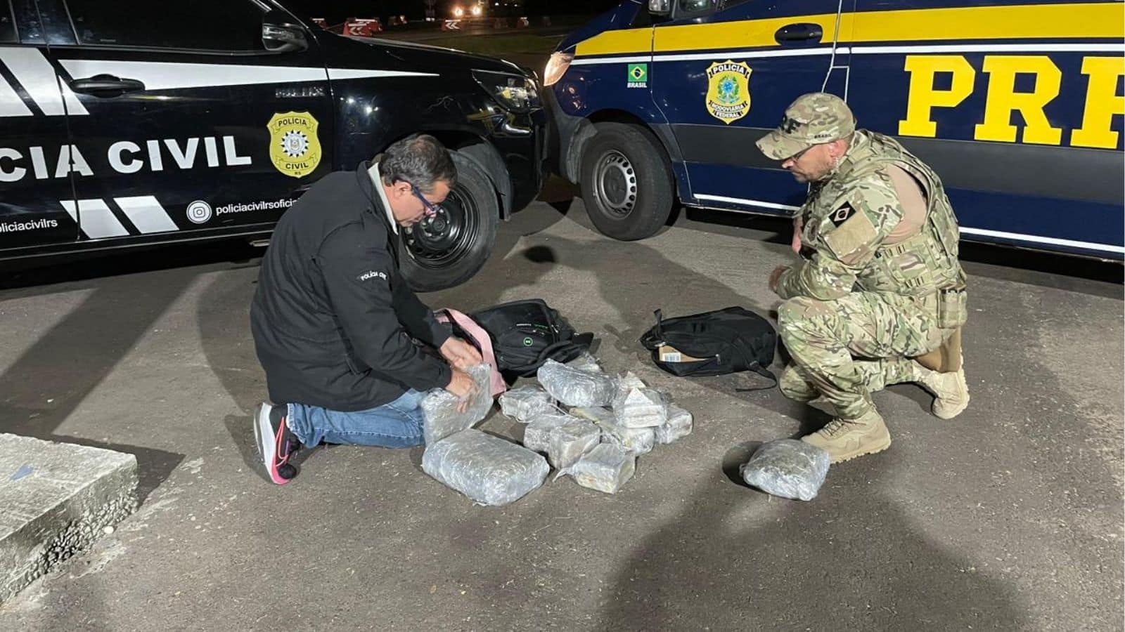 Polícia apreende carga de skunk em ônibus na BR-290 e prende passageira