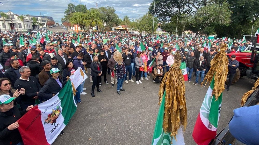 Indústria do tabaco frustra produtores em reunião após protestos no RS