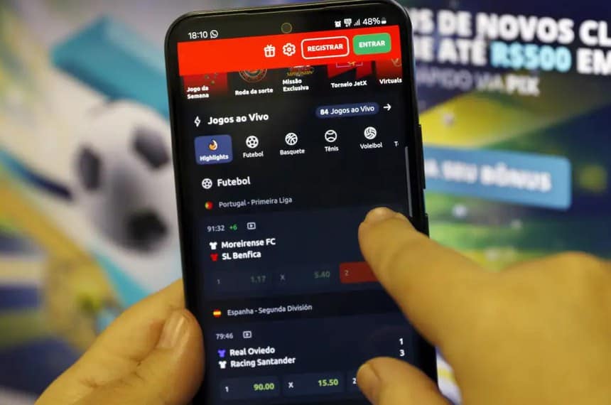 Explosão de apostas online faz atendimentos por vício saltar 17 vezes no SUS