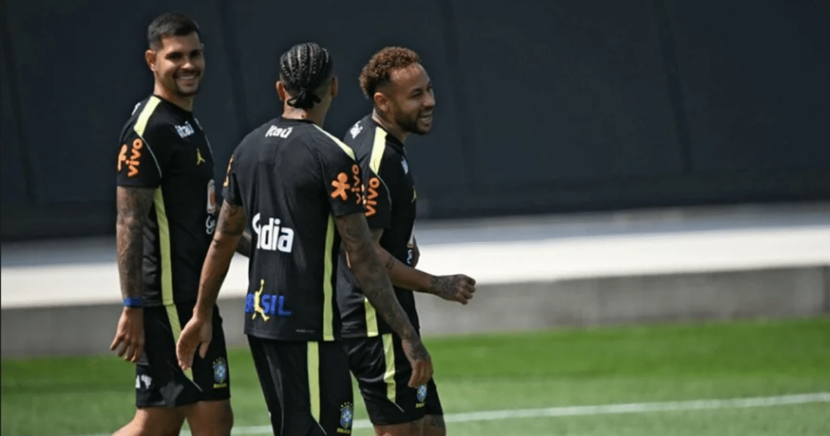 Neymar retorna aos treinos com o elenco nesta quarta (17)