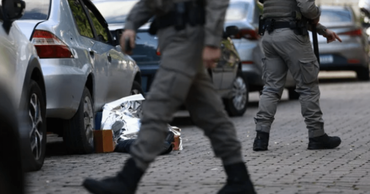 Homem é executado com cerca de 25 tiros em frente a clínica em Porto Alegre
