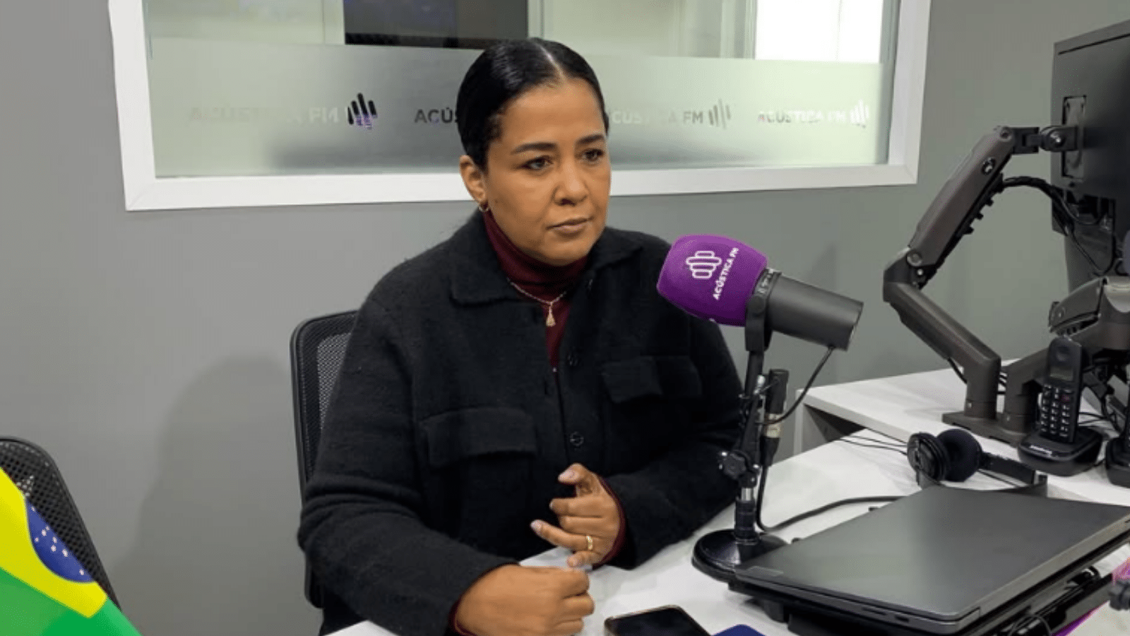 Médica ginecologista alerta sobre os riscos da autoprescrição de anticoncepcionais