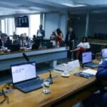 Senadores discutem ritmo de tramitação da PEC do fim da escala 6x1