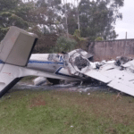 Queda de avião bimotor deixa dois mortos em Marília, interior de São Paulo