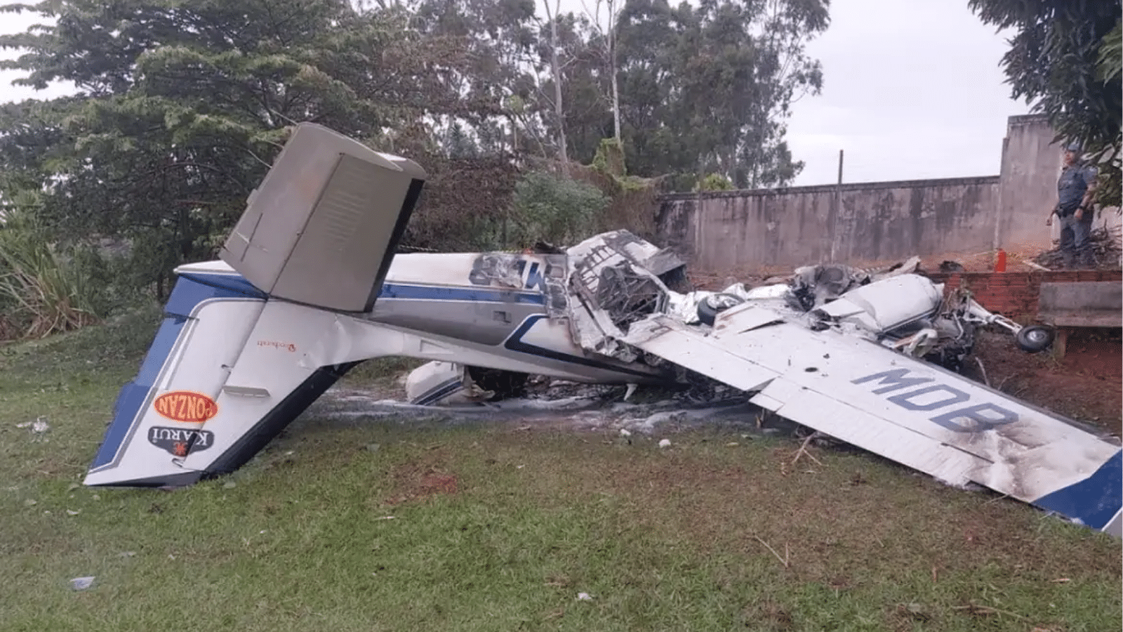 Queda de avião bimotor deixa dois mortos em Marília, interior de São Paulo