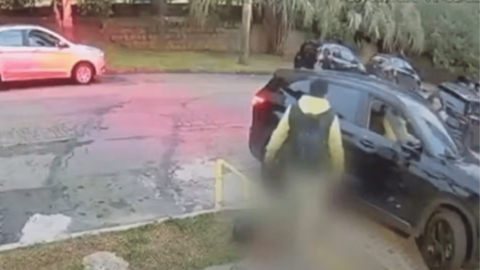 Jovem é atingida por bala perdida enquanto gravava áudio em Porto Alegre