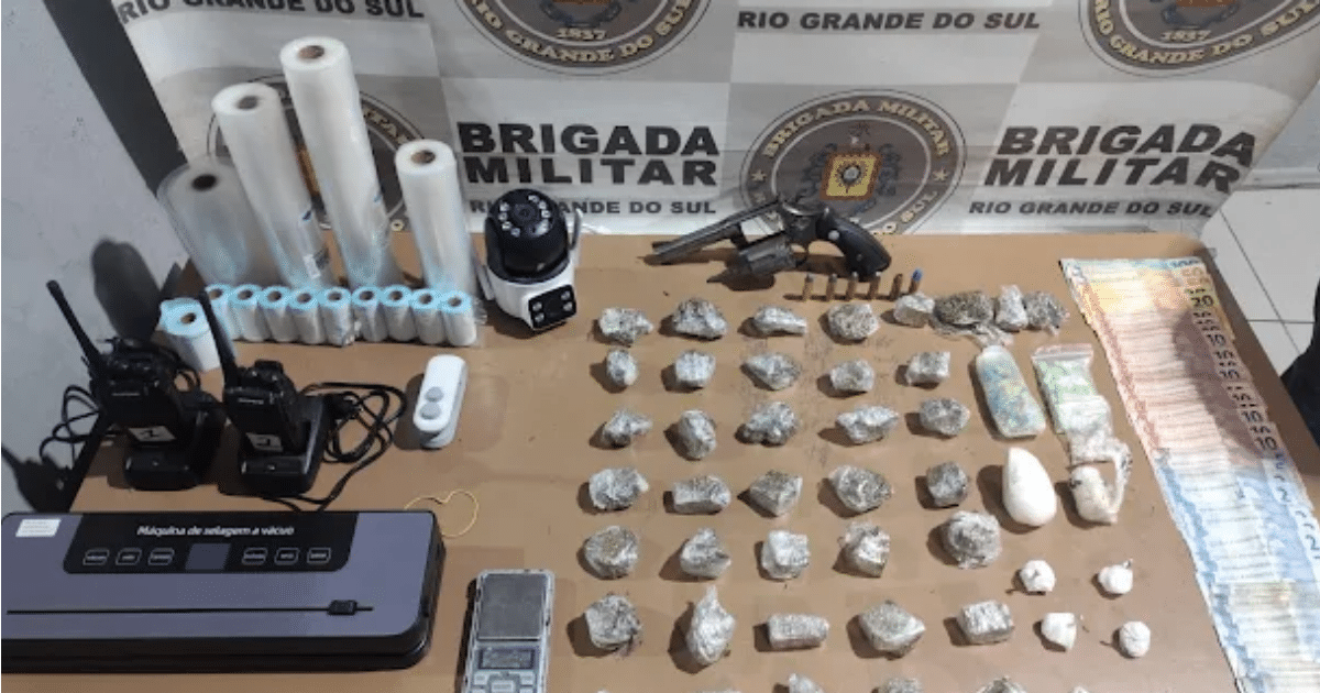 Polícia apreende adolescente de 16 anos com arma, drogas e rádios comunicadores em Pelotas