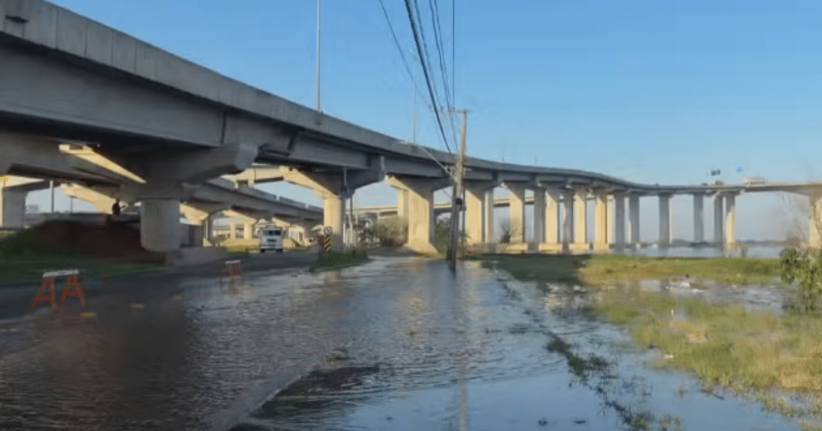 Guaíba sobe e provoca primeiros alagamentos em Porto Alegre