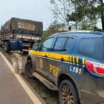 Polícia prende homem transportando 50 mil maços de cigarros contrabandeados em Pejuçara