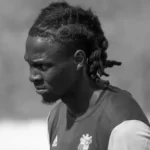 Quévin Castro: Jogador de 25 anos tem parada cardíaca e morre no meio da partida