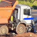 Mulher morre em grave colisão entre carro e caminhão em Alvorada
