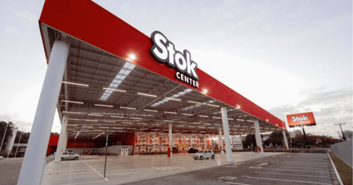 Sine FGTAS recebe currículos para vagas de emprego no Stok Center de Camaquã