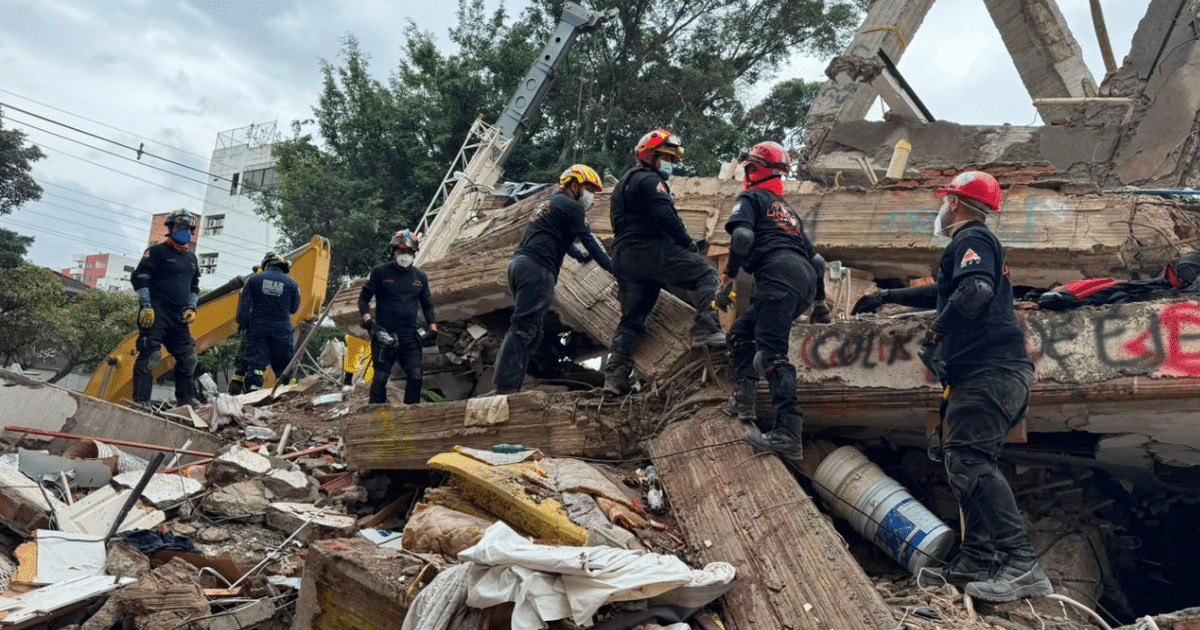 Bombeiros voluntários do RS reforçam operações de emergência na Colômbia