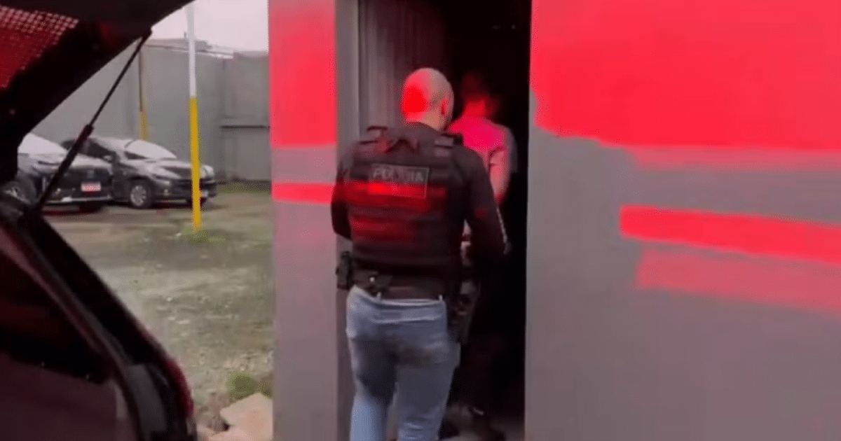 Carta escrita por adolescente leva à investigação e prisão do pai por estupro em Canoas