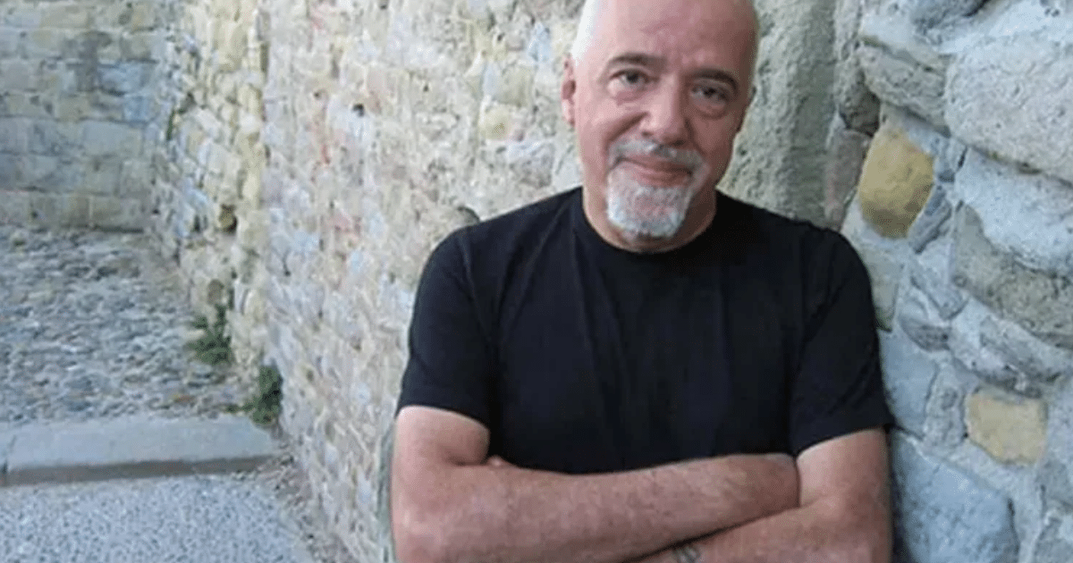 Hoje na História: 24 de Agosto – Nasce o escritor Paulo Coelho