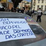 Motoristas de aplicativo protestam contra buracos nas ruas de Pelotas