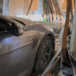 Idoso é detido com crack após carro invadir clínica odontológica no Litoral Norte