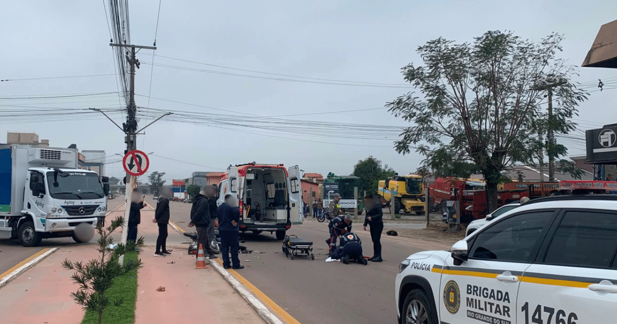 Acidente entre caminhão e motocicleta mobiliza Samu e Brigada Militar em Camaquã