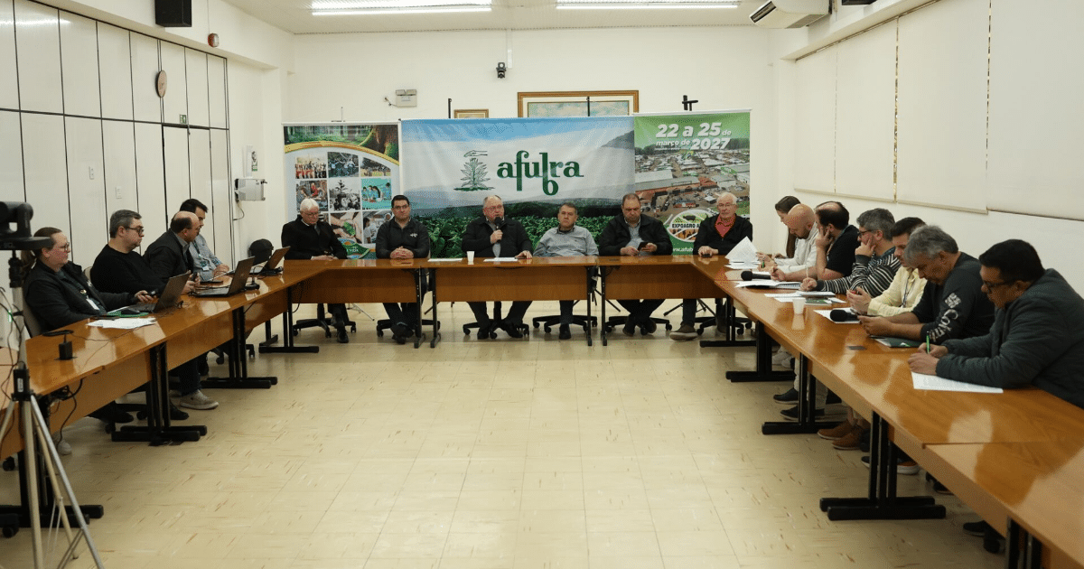 Safra de tabaco enfrenta desafios climáticos e queda nos preços no Sul do Brasil