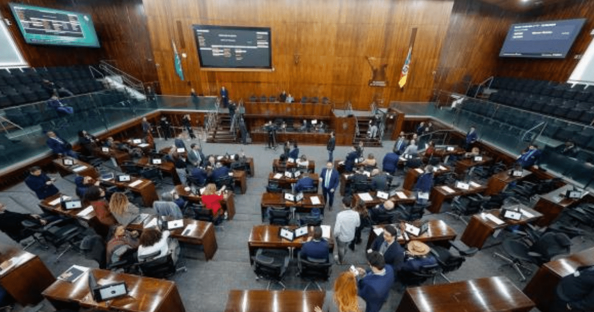 Unanimidade: Deputados confirmam o fim da taxa de licenciamento de veículos no RS