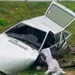Veículo fica destruído após forte colisão na BR-116, em Camaquã