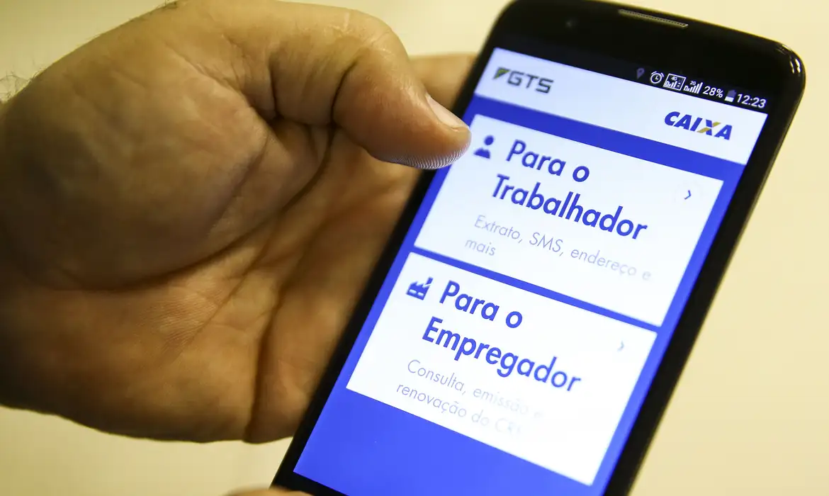 Saque do FGTS de até R$ 6.220 é autorizado em 4 municípios do RS