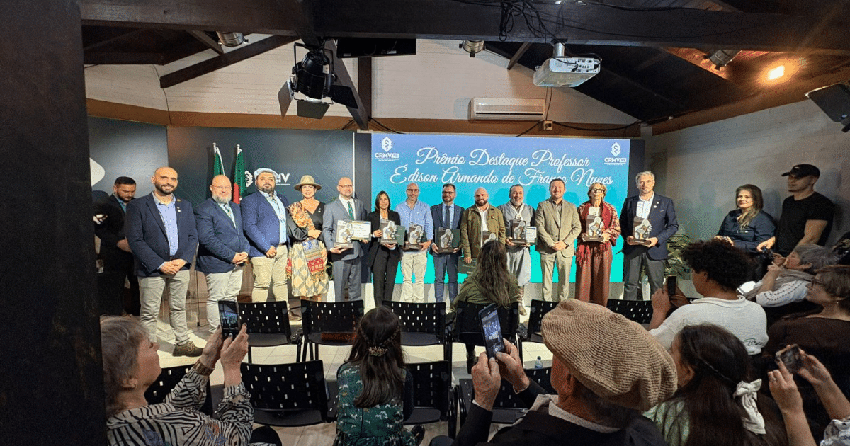 CRMV-RS homenageia profissionais com o Prêmio Professor Édison Armando de Franco Nunes na 49ª Expointer