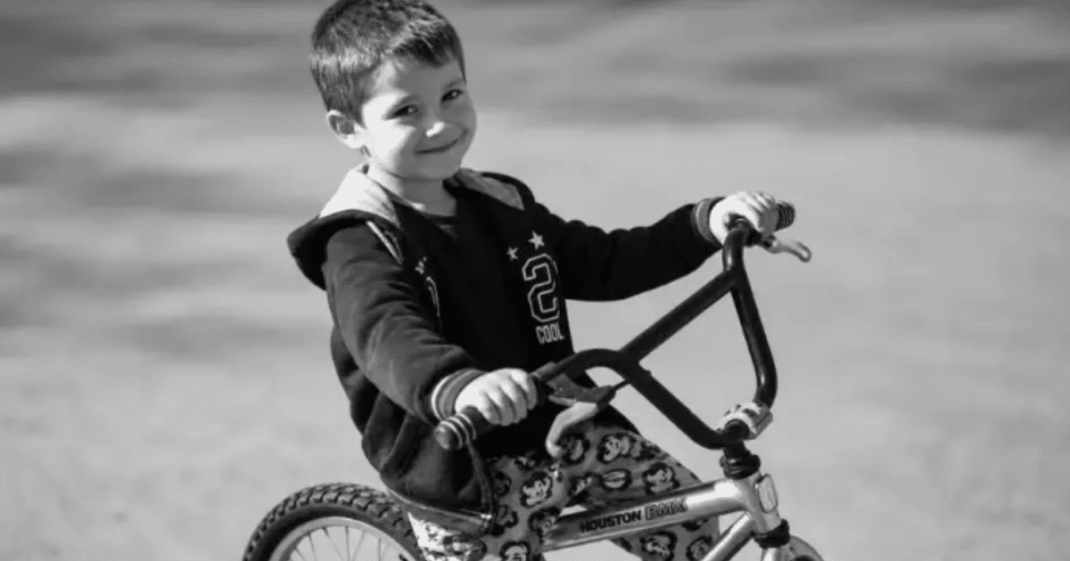 Menino de seis anos morre após ser atropelado por van em Santa Rosa