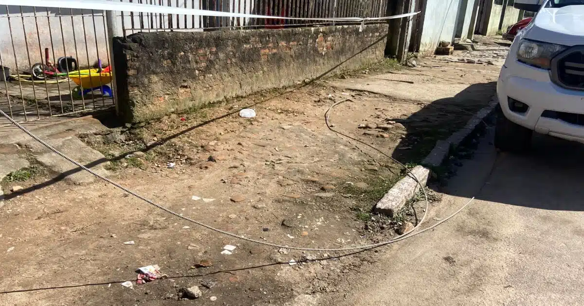 Cabo de energia rompe e deixa moradores sem luz em Camaquã