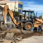 Escavação atinge tubulação da Corsan e gera bloqueio do trânsito em Camaquã